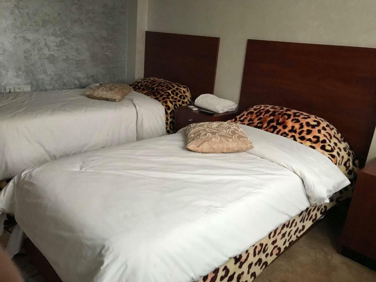Hotel Borj El Arab Kourigha Esterno foto